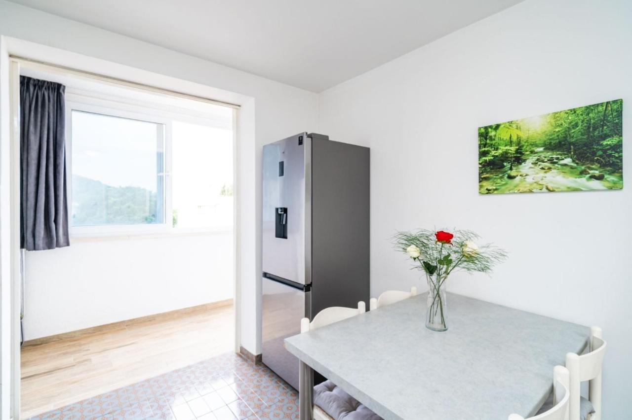 Apartment Vido- 1-Bedroom Apartment With Loggia ドゥブロブニク エクステリア 写真